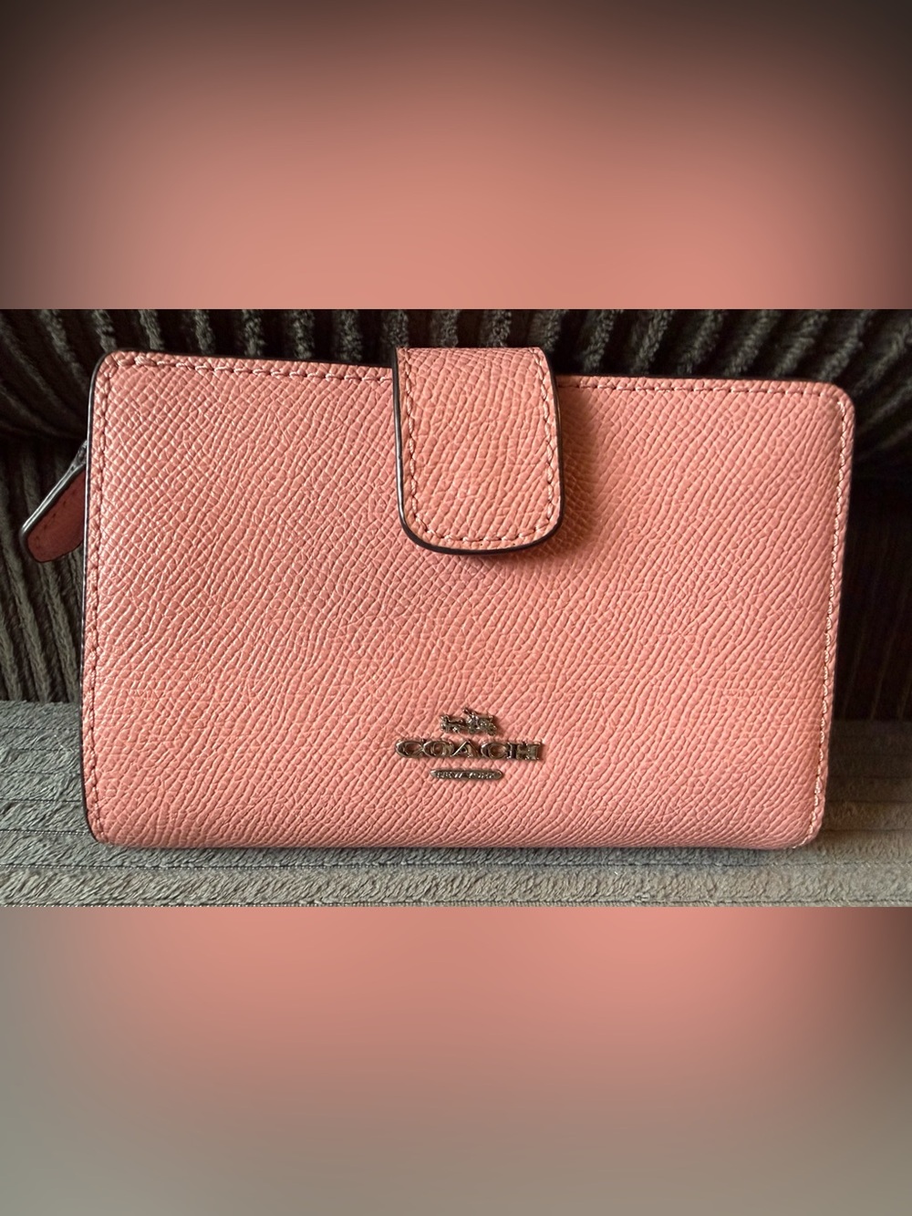 READ Coach Blush Pink Pebbled Leather Snap Wallet Crossgrain